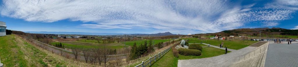 地球岬、内浦湾、駒ヶ岳、渡島半島から有珠山そして羊蹄山のパノラマ