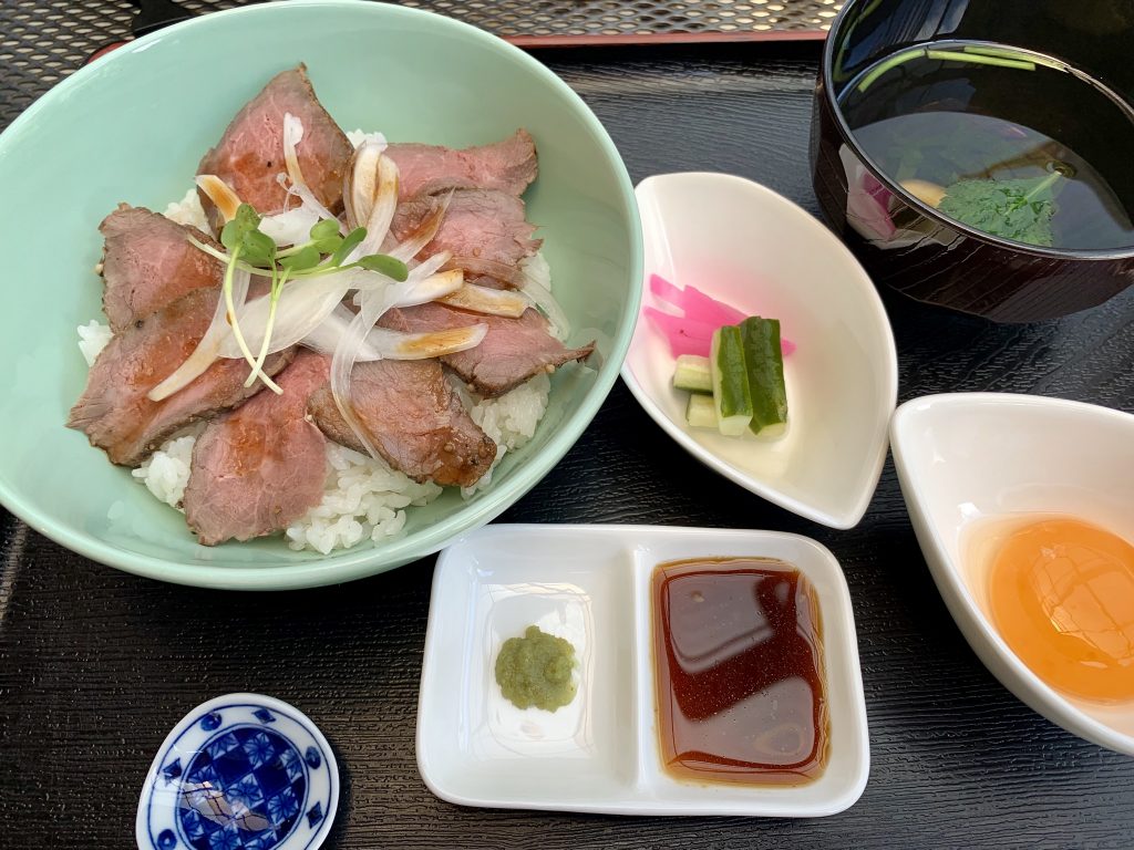 ローストビーフ丼