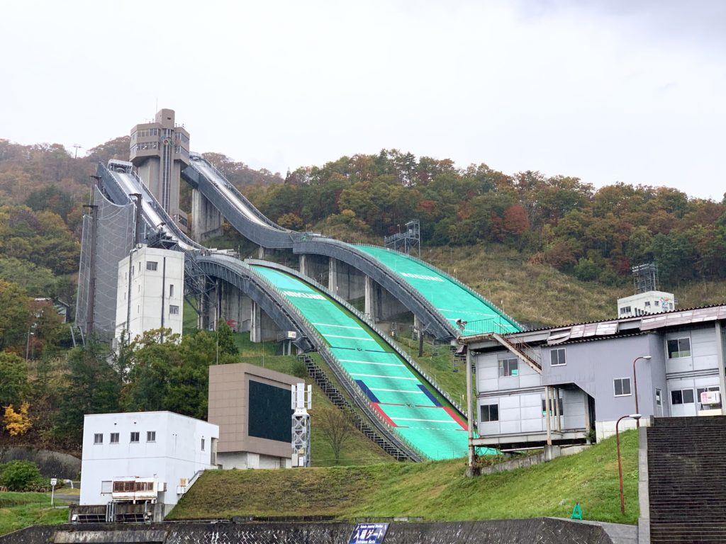 ラージ、ノーマルヒルのジャンプ競技場